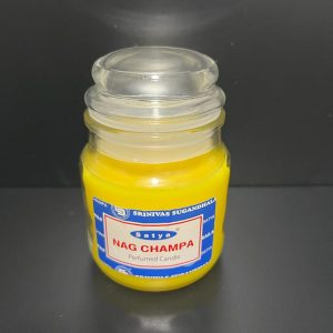 נר ריחני בצנצנת זכוכית חברת NAG CHAMPA