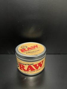נר ריחני של חברת RAW AUTENTIC